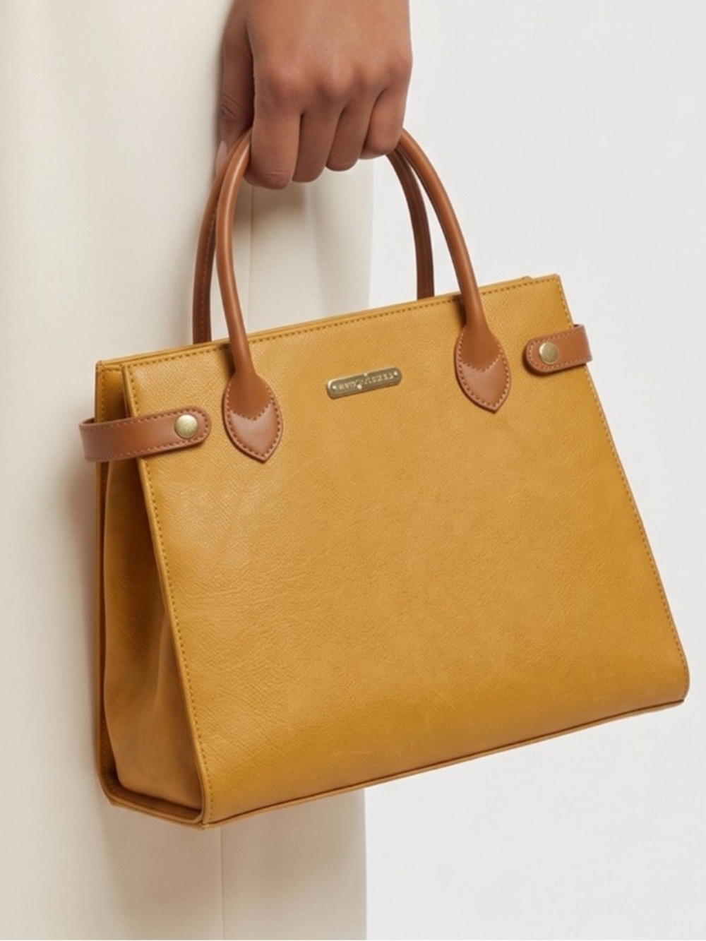 ✋🛑PRICE DROP ✋🛑AUTHENTIC/VINTAGE BURBERRY HANDBAG #0824C.